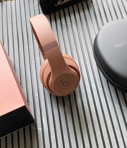 Kim Kardashian Beats Studio Pro